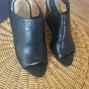 Women's Black Slingback Sandals